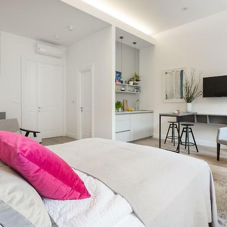 Montevideo Deluxe Apartments Zagreb Buitenkant foto