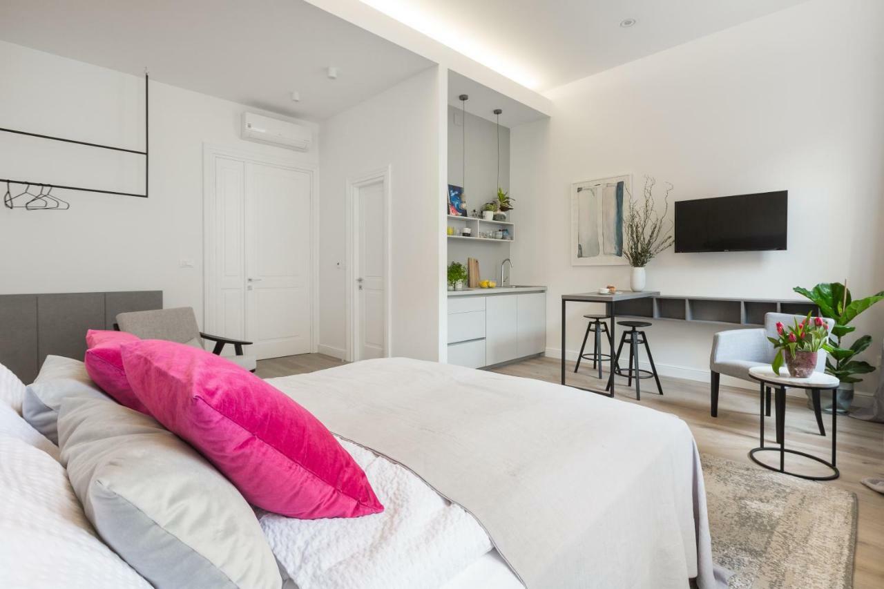 Montevideo Deluxe Apartments Zagreb Buitenkant foto