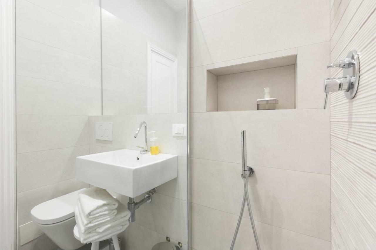 Montevideo Deluxe Apartments Zagreb Buitenkant foto