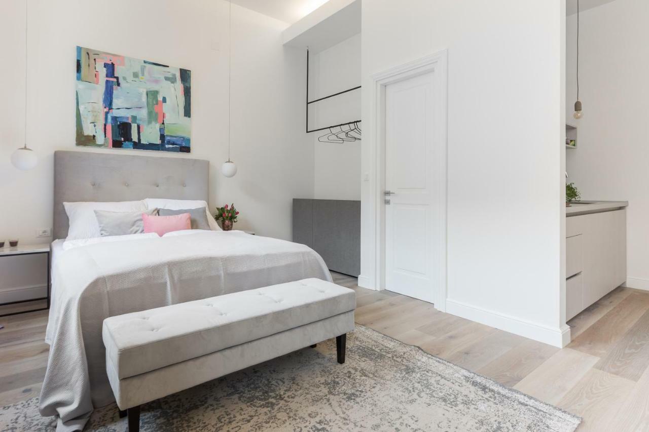 Montevideo Deluxe Apartments Zagreb Buitenkant foto