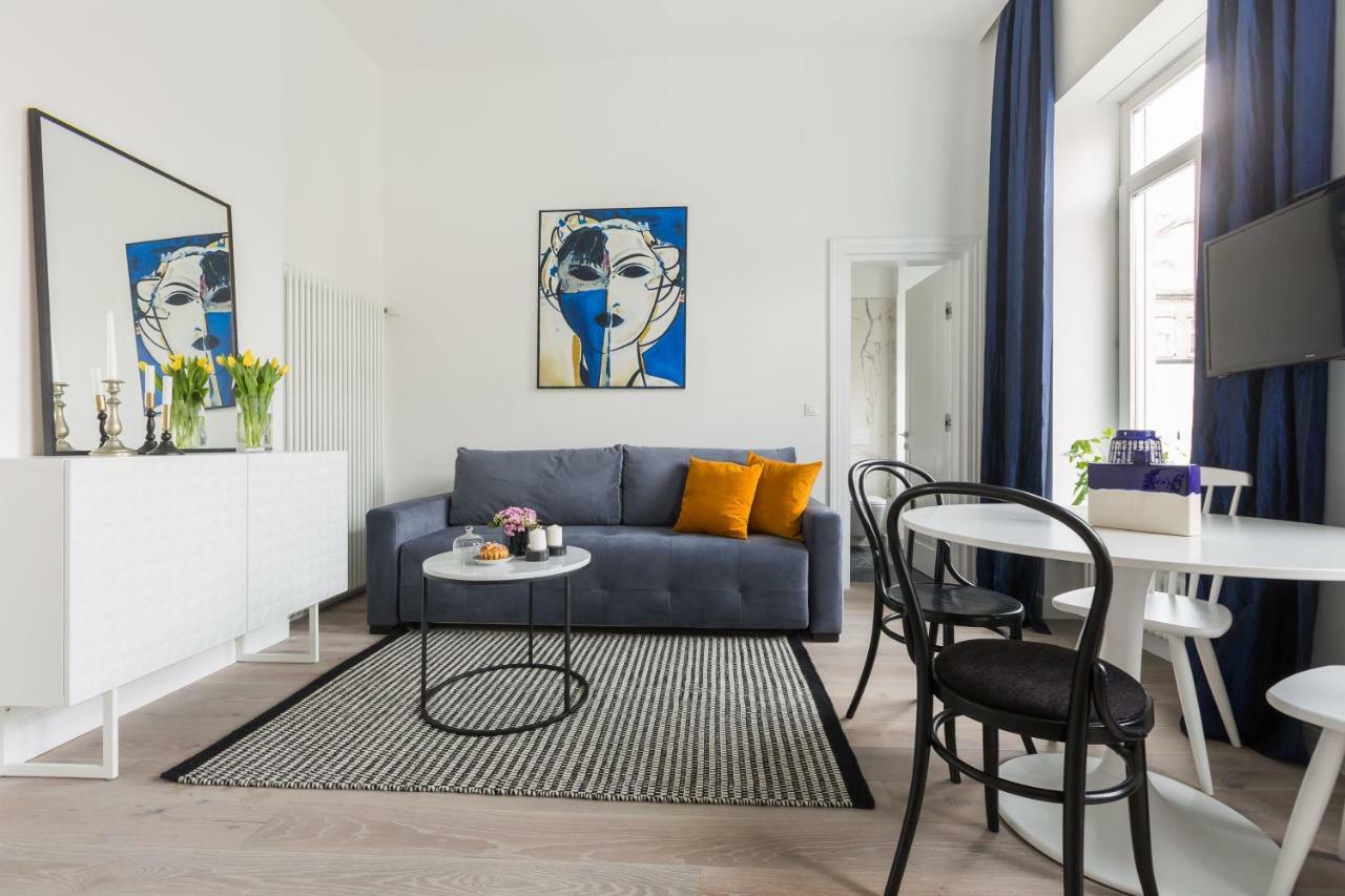 Montevideo Deluxe Apartments Zagreb Buitenkant foto